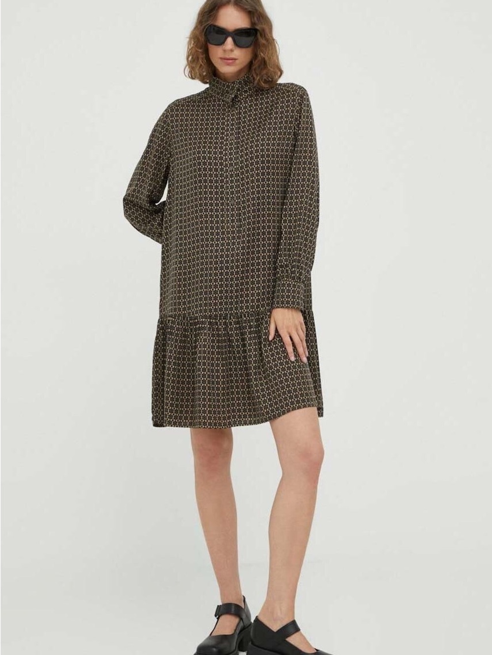 Relaxed Geometric Long-Sleeve Dress in Olive/Black